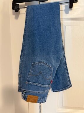 Levi high rise skinnies